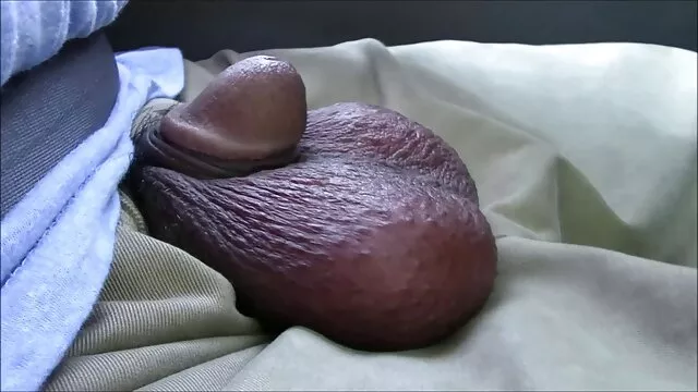 جوجه نوجوان در حال انجام است در سایت های پخش فیلم سکسی جدول ماساژ