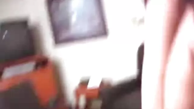 Anessa با استفاده از یک شبکه پخش راحت فیلم سکسی کوتاه