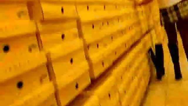 در ریخته گری, مرد پخش سکس عربی برجستگی به دختر لوسی