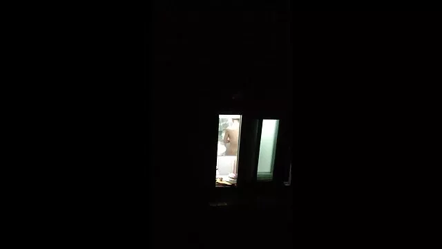 در طول فیلم سکسی قابل پخش شستن ماشین, دختر پاک جنسی