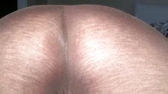 مجازات یک پخش زنده سکس خارجی فاحشه نوجوان