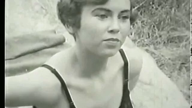 همسر نقاب دار پخش سکس می دهد کار ضربه slutty