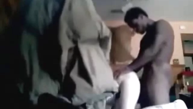مرد دو برنامه نویس ناتالی پخش فیلم داستانی سکسی و دوست او